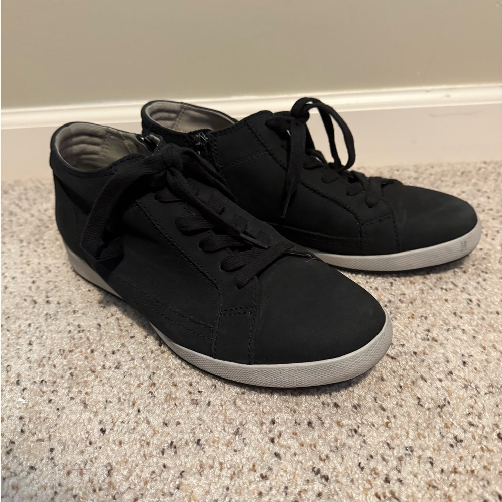 Dansko women’s casual shoes
